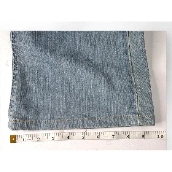 Levis 518 Bootcut Jeans Womens 11 Medium Wash Blue Denim Mid Rise Stretch - Picture 10 of 16